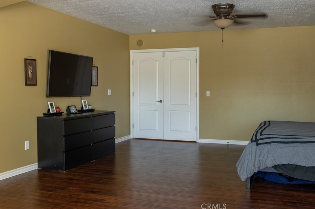 14955 Riverside Ct, Apple Valley CA  92307-4853 exterior