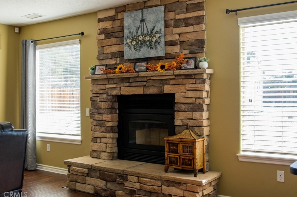 14955 Riverside Ct, Apple Valley CA  92307-4853 exterior