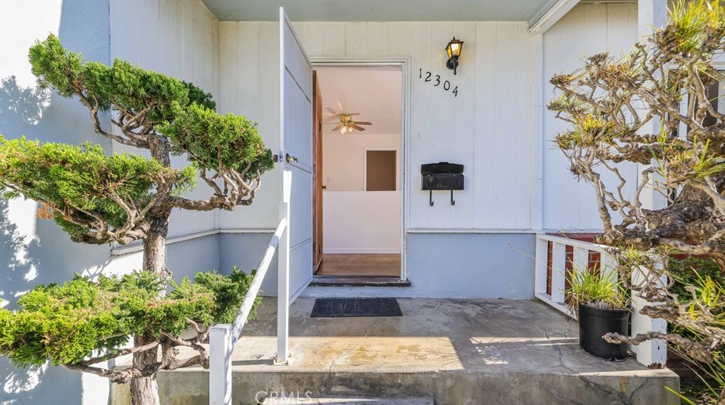 12304 Alberta Dr, Los Angeles CA  90230-5908 exterior