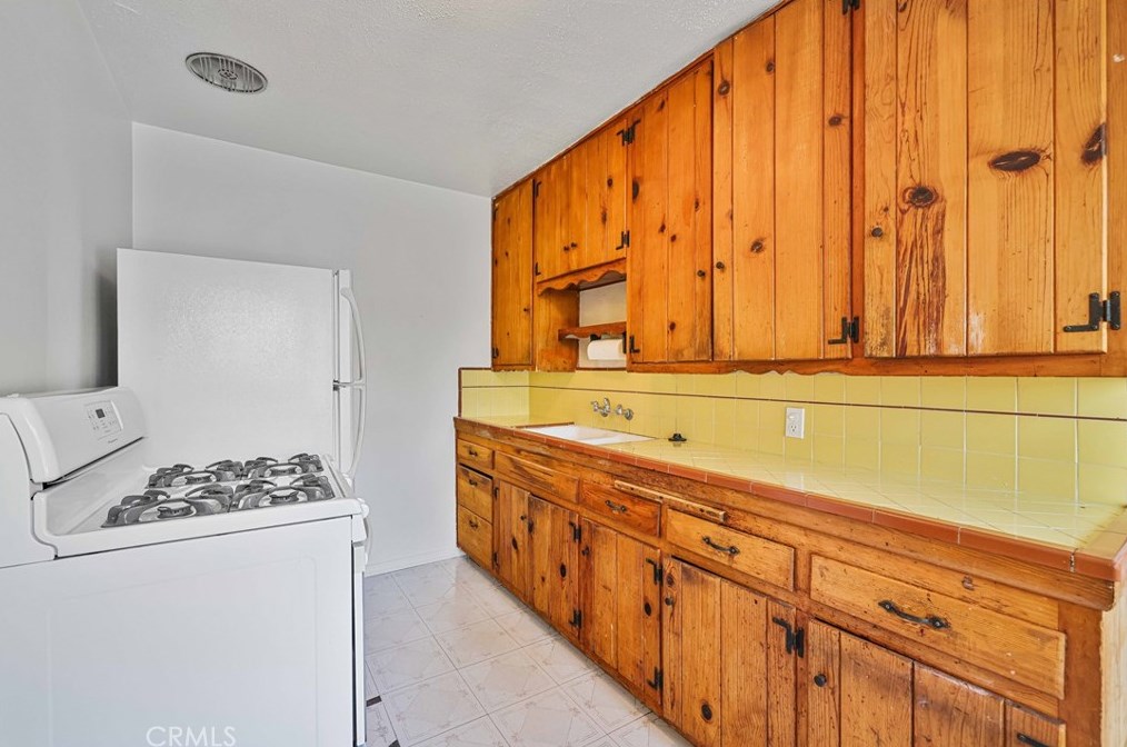 12304 Alberta Dr, Los Angeles CA  90230-5908 exterior