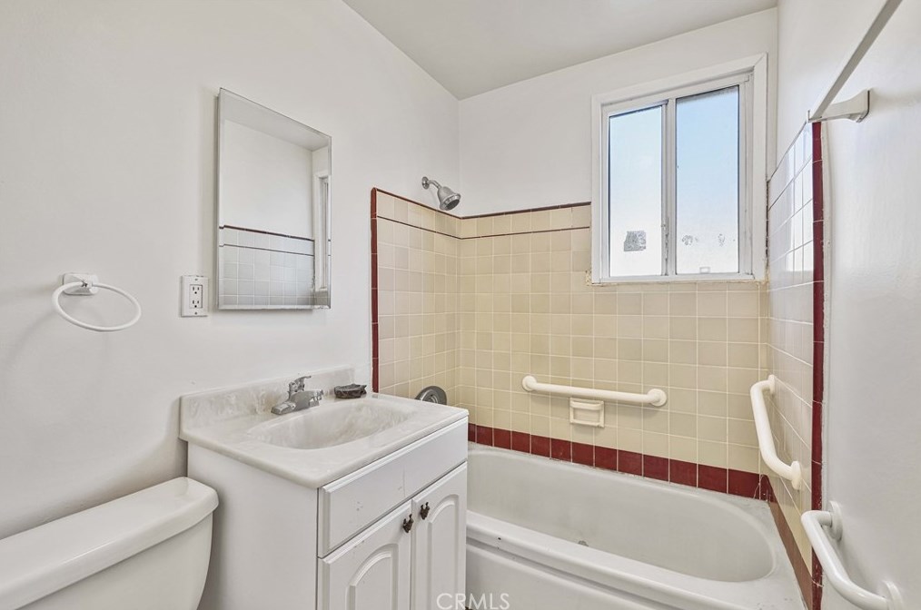 12304 Alberta Dr, Los Angeles CA  90230-5908 exterior