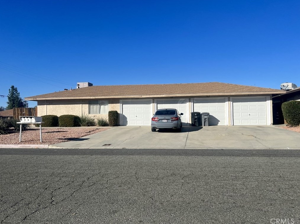 2102 Woodberry Ave, Hemet, CA 92544-3208