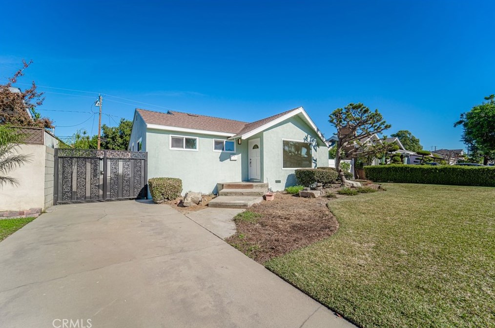 7915 Kingbee St, Downey, CA 90242