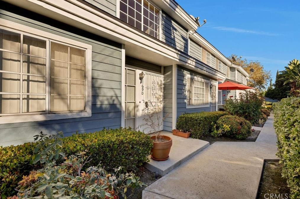 11690 Lakewood Blvd, Downey, CA 90241