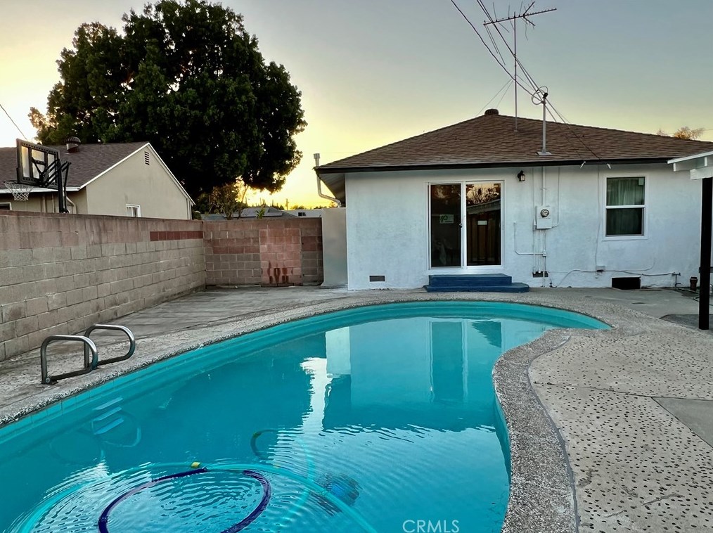 14732 Crossdale Ave, Norwalk CA  90650-5615 exterior