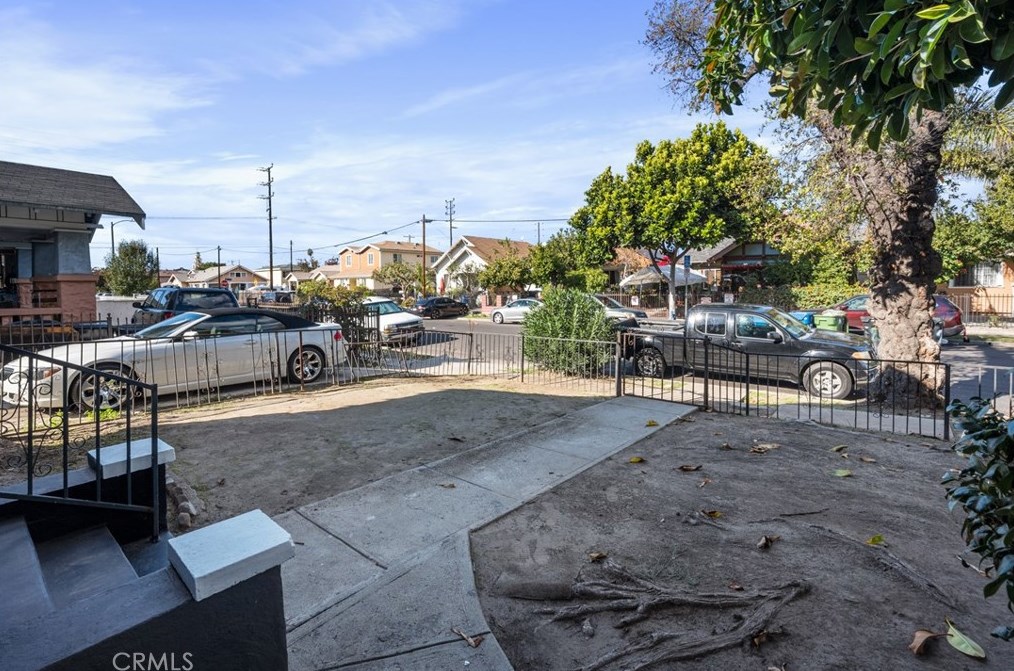 262 50th St, Los Angeles CA  90011-3940 exterior