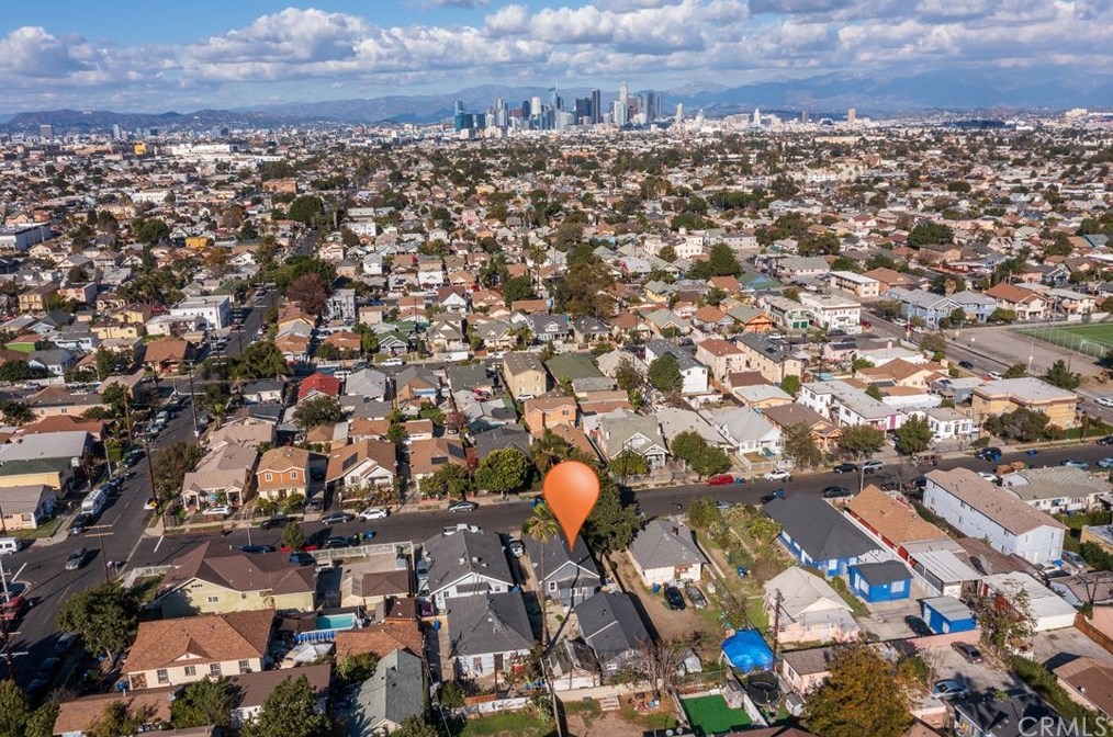262 50th St, Los Angeles CA  90011-3940 exterior