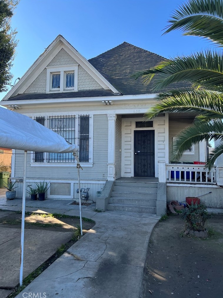 630 Adams Blvd, Los Angeles, CA 90007-2545