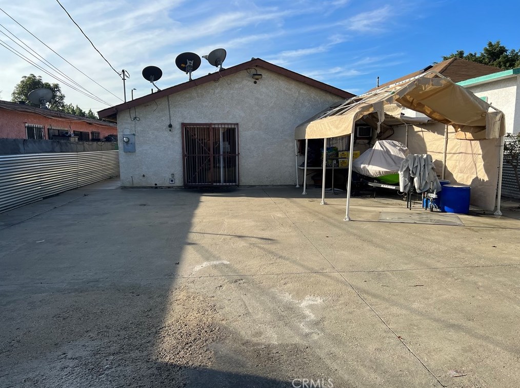 721 32nd St, Los Angeles, CA 90007-3733