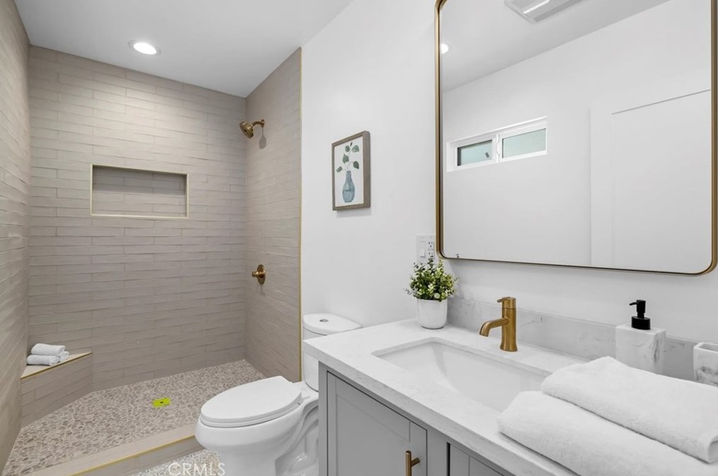 2819 Frederick St, Los Angeles CA  90065-1913 exterior