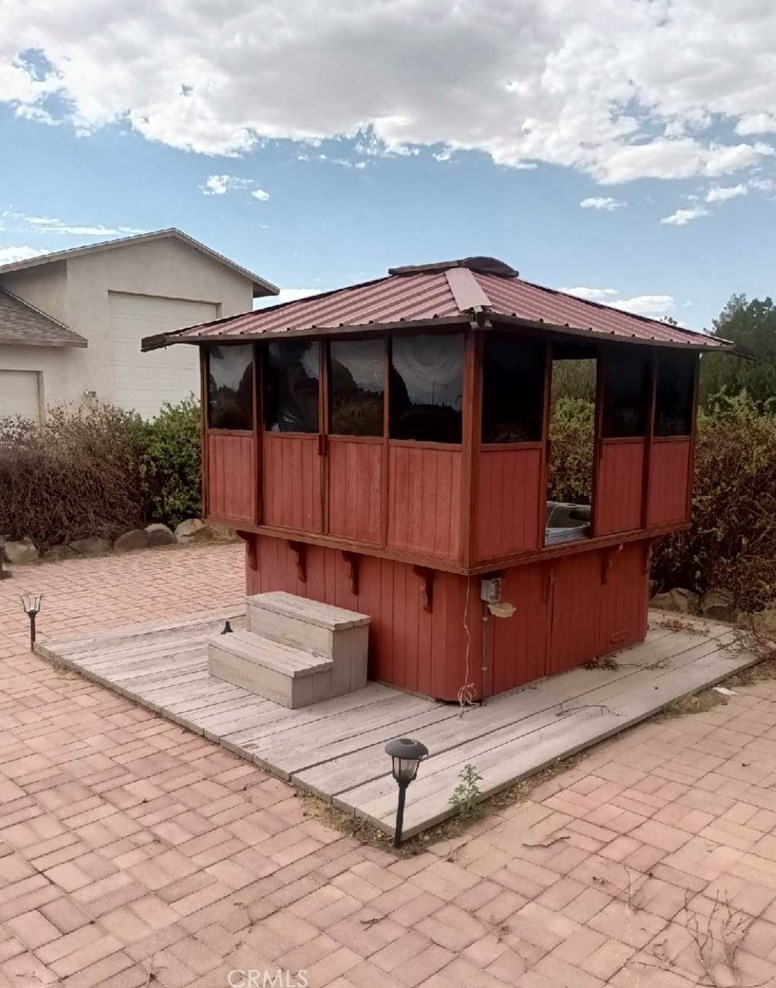 15220 Erie Rd, Apple Valley CA  92307-3422 exterior