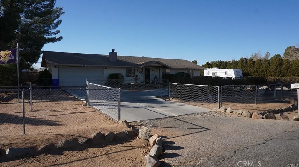 15220 Erie Rd, Apple Valley CA  92307-3422 exterior