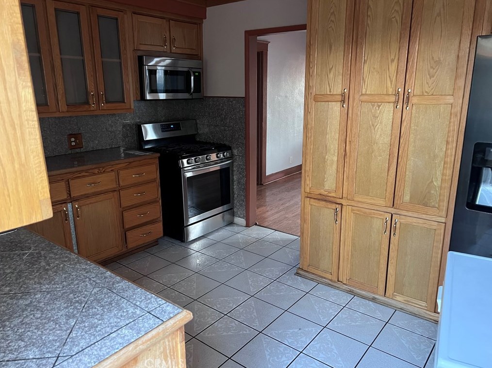 1321 73rd St, Los Angeles CA  90044-2437 exterior