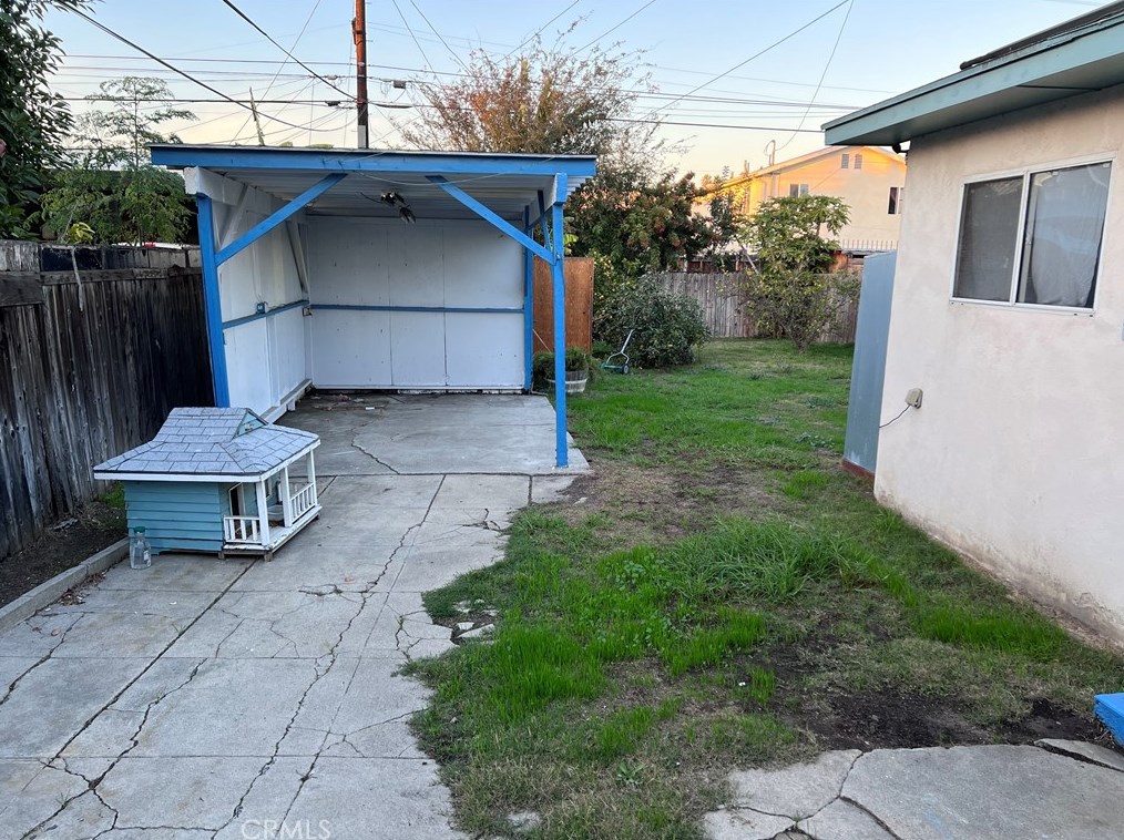 1321 73rd St, Los Angeles CA  90044-2437 exterior