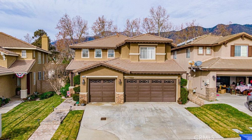 5584 Hunt Club Dr, Fontana, CA 92336-1162