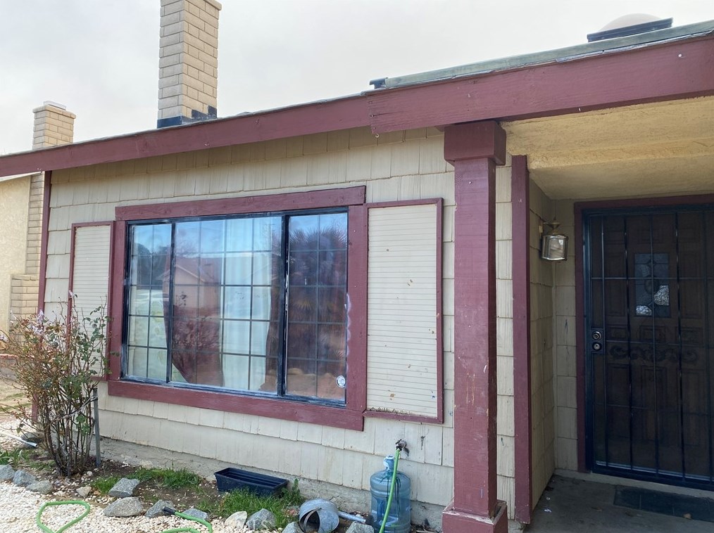 3850 Triton Dr, Palmdale, CA 93550-2538