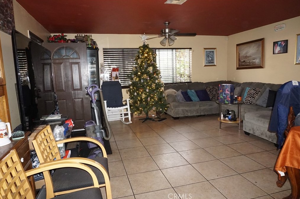 1754 Randolph St, Los Angeles, CA 90001-1454