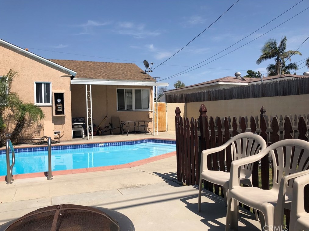 13703 Alburtis Ave, Norwalk CA  90650-3958 exterior