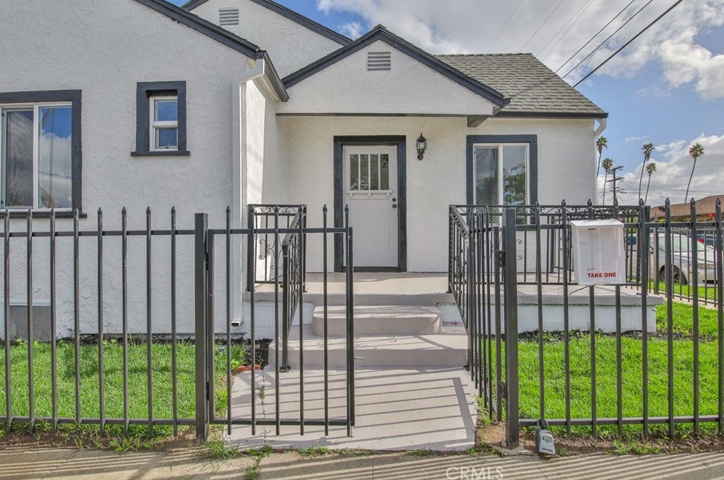 5878 Bonsallo Ave, Los Angeles, CA 90044-6314