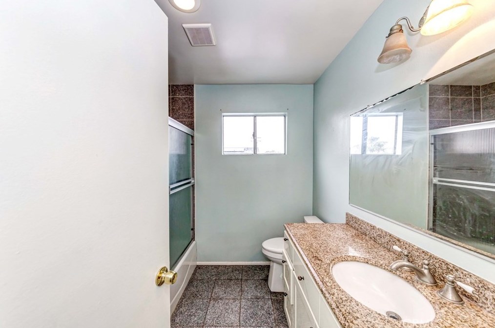 2120 Nord St, Compton CA  90222-2530 exterior