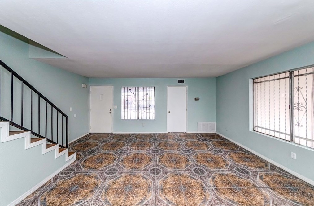 2120 Nord St, Compton, CA 90222-2530