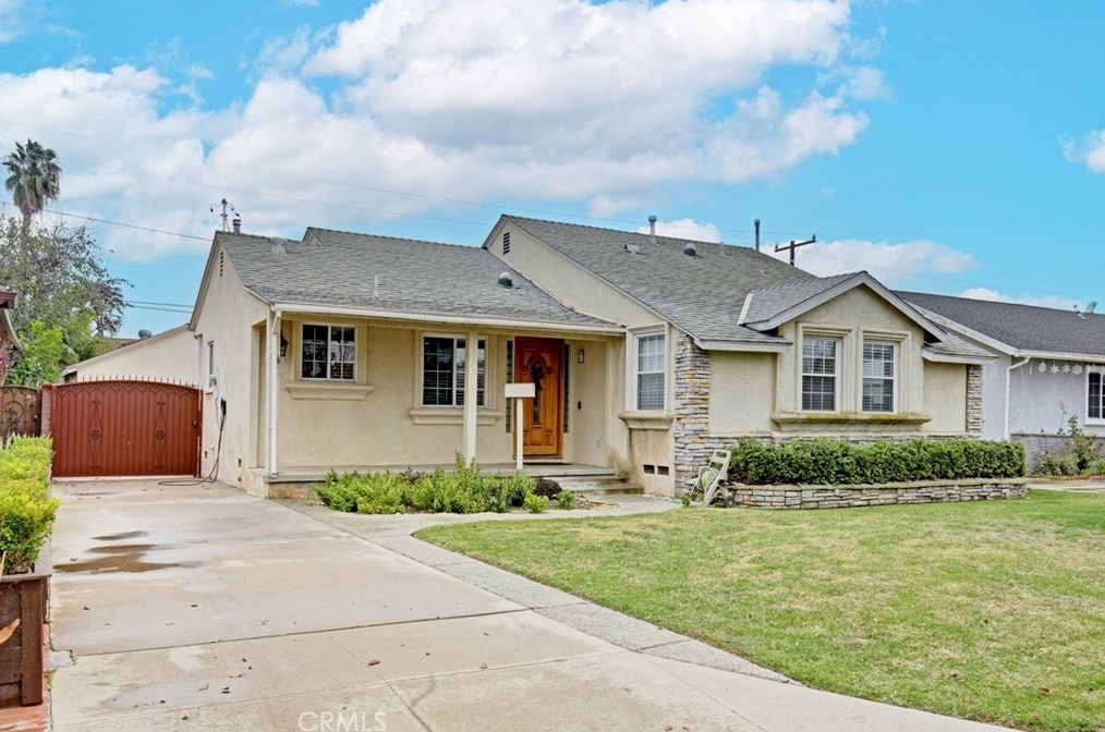 8352 Otto St, Downey, CA 90240