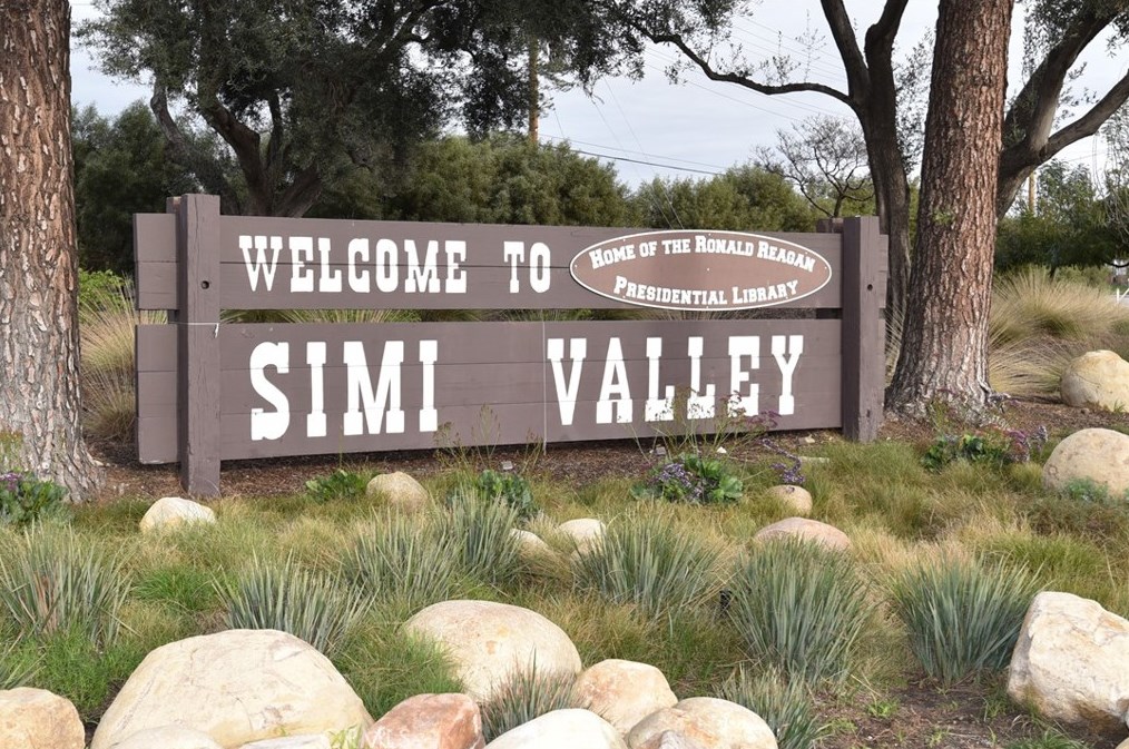 9 Skyflower Ln, Simi Valley, CA 93065