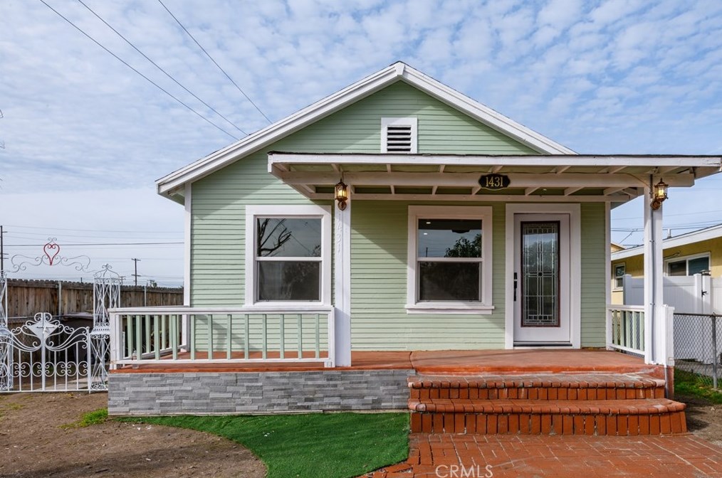 1431 Holly Ave, Colton, CA 92324