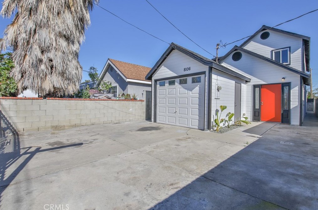 8106 Lou Dillon Ave, Los Angeles CA  90001-3533 exterior