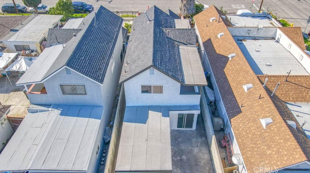 8106 Lou Dillon Ave, Los Angeles CA  90001-3533 exterior