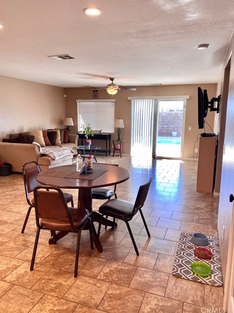 13067 Cerritos Ct, Hesperia CA  92344-5523 exterior