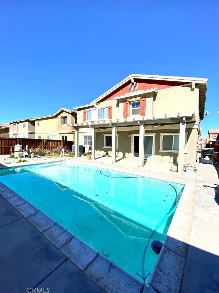 13067 Cerritos Ct, Hesperia CA  92344-5523 exterior