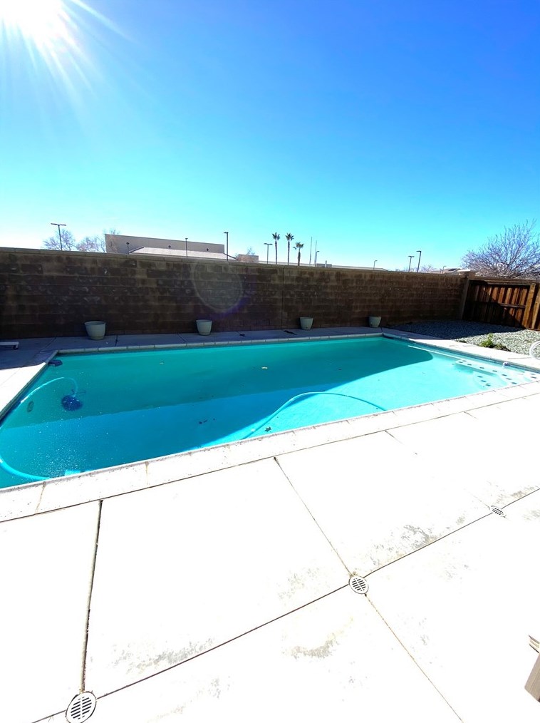 13067 Cerritos Ct, Hesperia CA  92344-5523 exterior