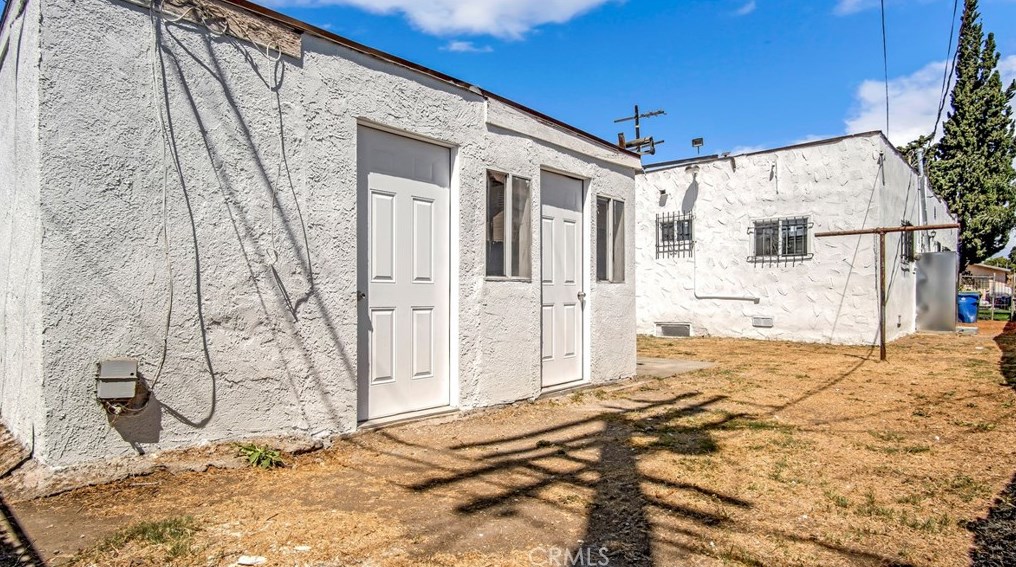 116 101st St, Los Angeles CA  90003-4702 exterior