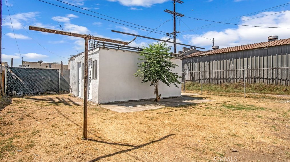 116 101st St, Los Angeles CA  90003-4702 exterior