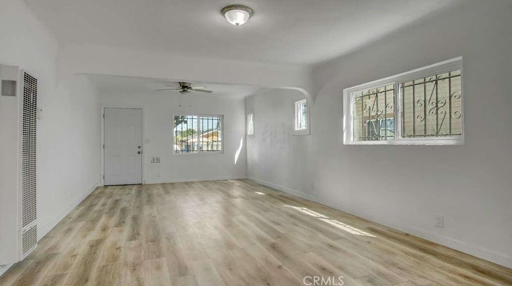 116 101st St, Los Angeles CA  90003-4702 exterior