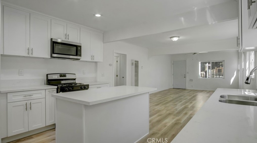 116 101st St, Los Angeles CA  90003-4702 exterior