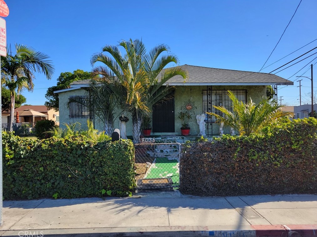8036 Bell Ave, Los Angeles, CA 90001-3431