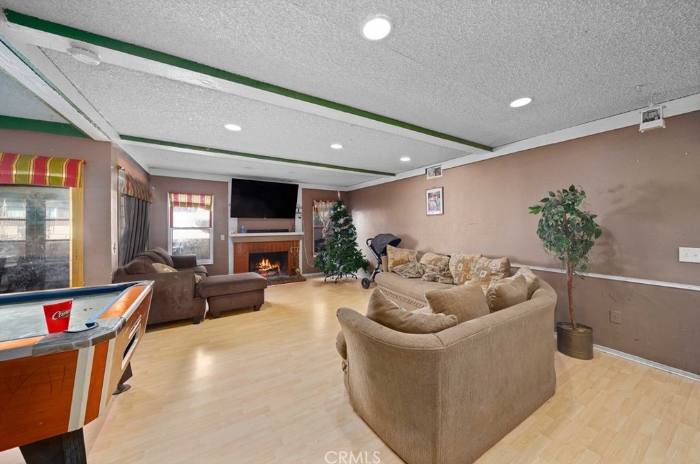 44021 7th St, Lancaster, CA 93535