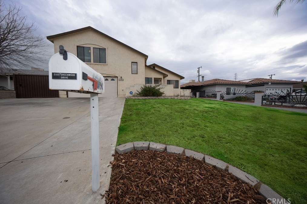 2105 Greenwood Dr, Bakersfield, CA 93306