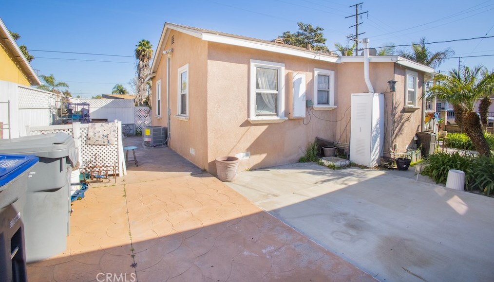 10855 Otis St, Lynwood, CA 90262