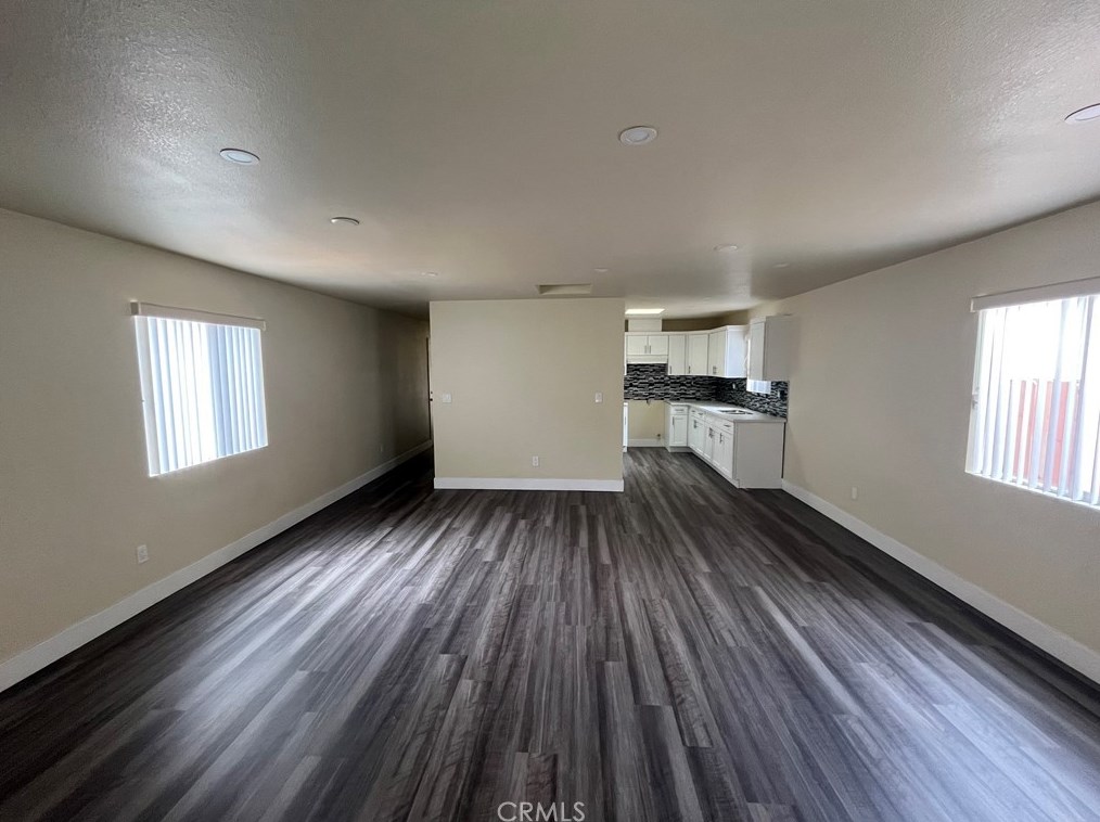 1749 106th St, Los Angeles, CA 90002-3617