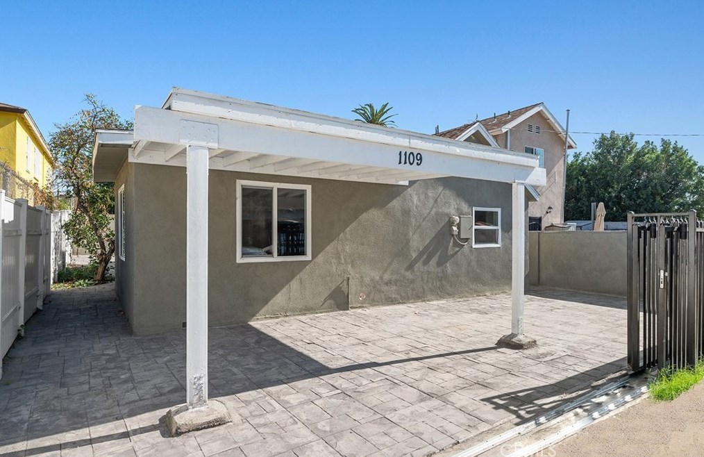 1109 Dacotah St, Los Angeles CA  90023-2956 exterior