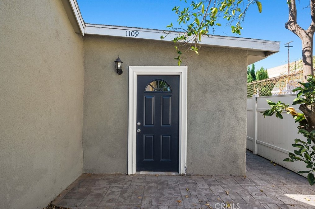 1109 Dacotah St, Los Angeles CA  90023-2956 exterior