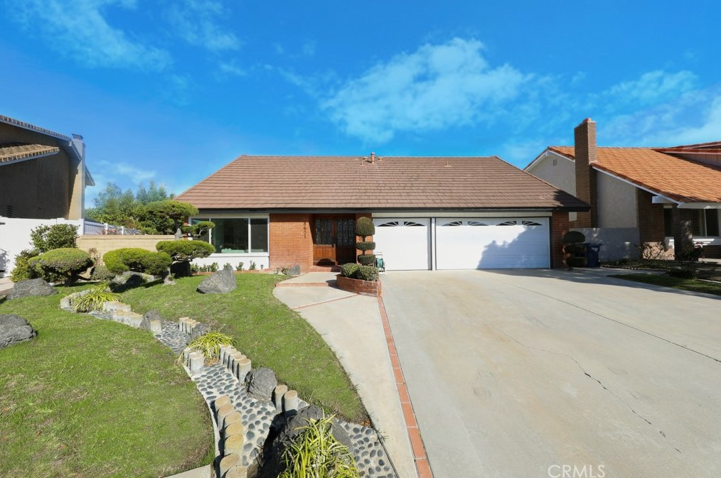 8521 Salt Lake Dr, Huntington Beach, CA 92646-3226