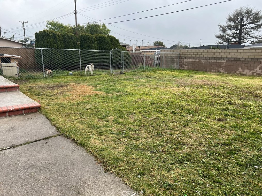 17373 Reed St, Fontana CA  92336-2750 exterior