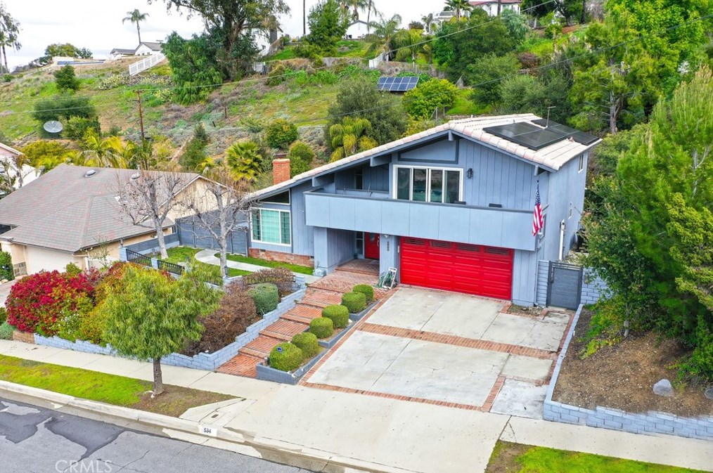 534 Pinto Mesa Dr, Pomona, CA 91765-1827