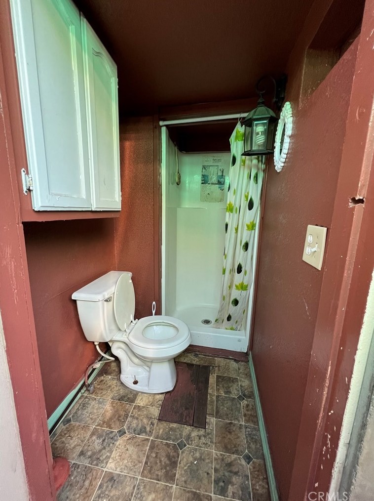 1225 78th St, Los Angeles CA  90001-2939 exterior