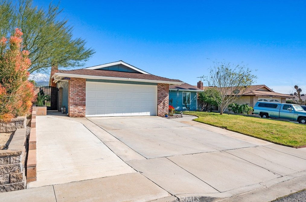 1659 Catalpa Ave, Highland, CA 92346-4617