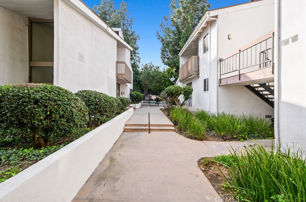 1661 Neil Armstrong St #250, Montebello, CA 90640